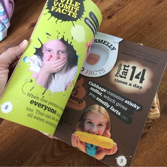 Discovery Kids Totally Gross, Fact packed paperback book - Picture 5 of 6